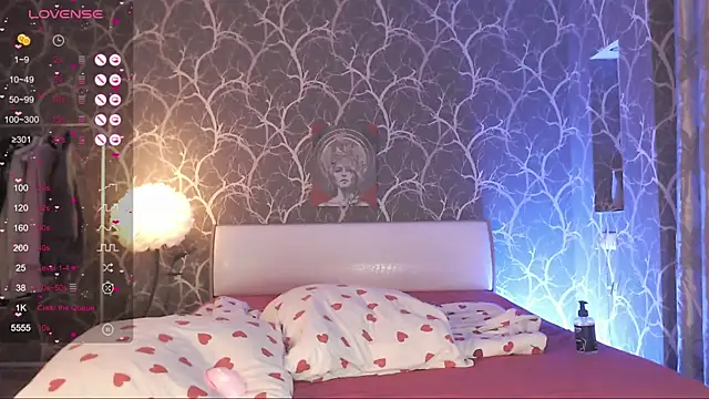 MiaMiaMeow webcam