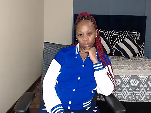 QUEENMANDYY webcam