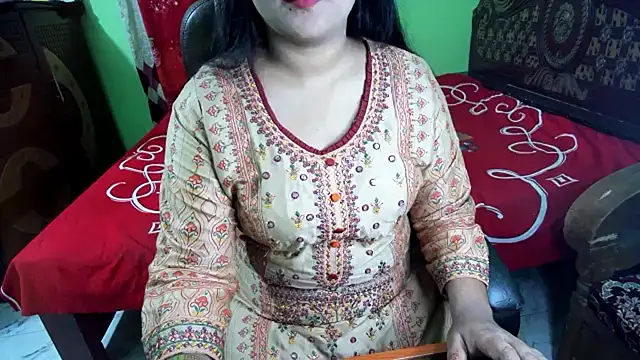 BengaliQueenStar live cam on StripChat