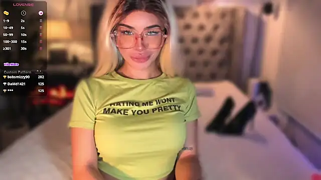 ParisianDoll webcam