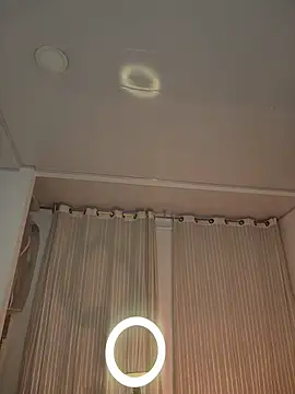 Lucy_Marin webcam