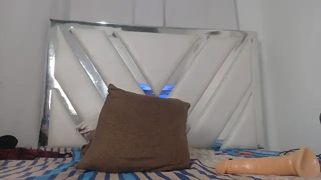 AlannaHarper webcam