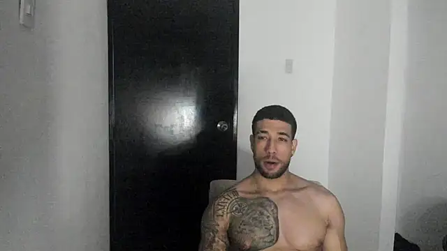 ThiagoLugo live cam on StripChat