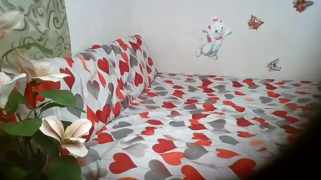 LustInLips webcam