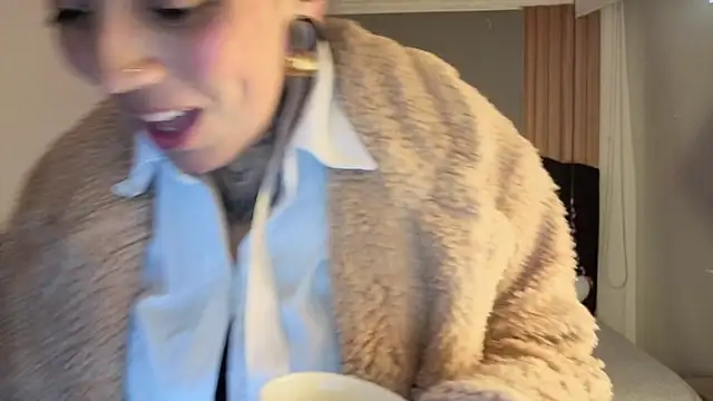 LiaMonroee_ webcam