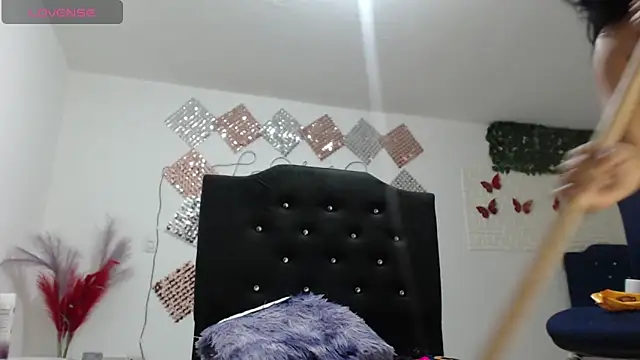 jatzibe_hot_93 webcam