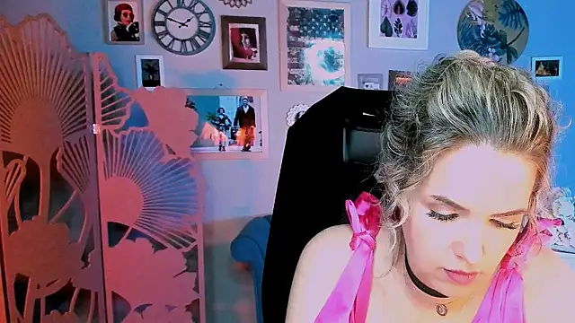 AliceSmite webcam