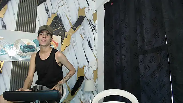 TWINKS_BOYSX webcam