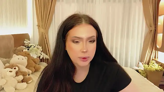 UR_MADDY_ONLINE webcam