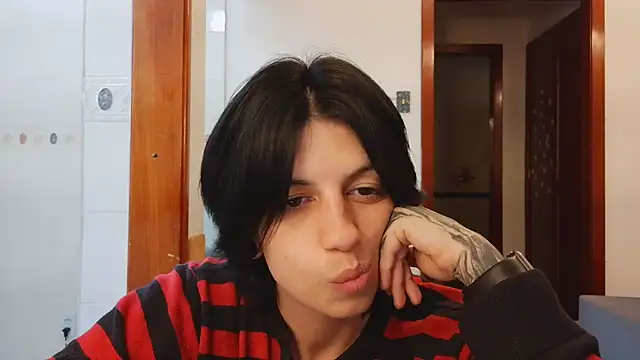 kyslrana's room
