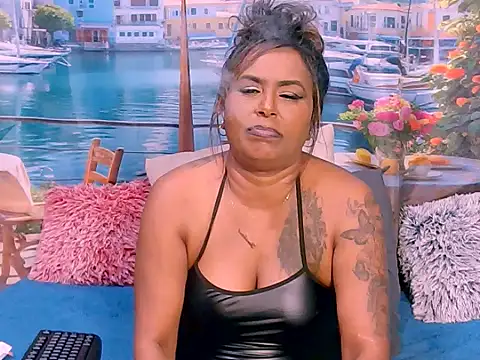 indiansparkle live cam on StripChat