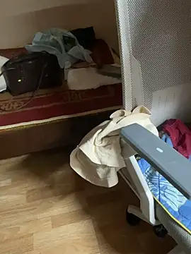 Mina048 webcam