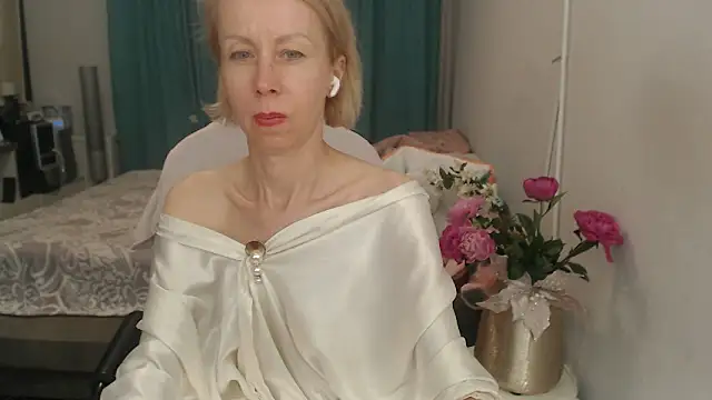 LuxuryNika webcam