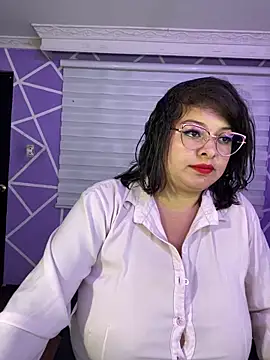 MiiaaJoness webcam