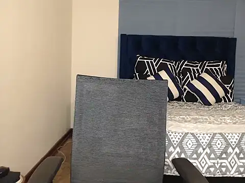 QUEENMANDYY webcam
