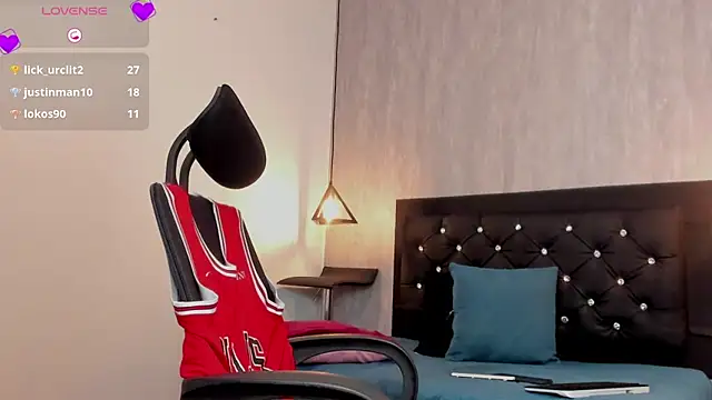 curly_babe webcam