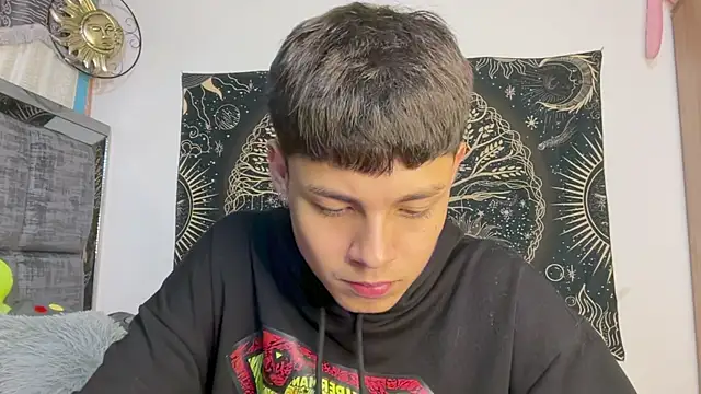 Bldavioro45 - Male webcam sex chat