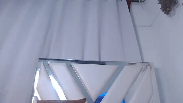 AlannaHarper webcam