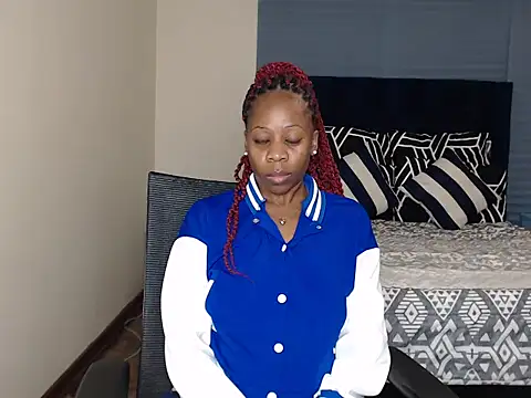 QUEENMANDYY webcam
