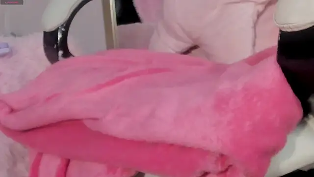 conny__curly live cam on StripChat