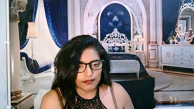 IndiaBlackPanther live cam on StripChat