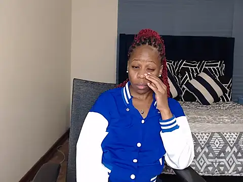QUEENMANDYY