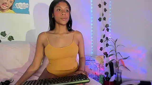 ElectraaJoness webcam
