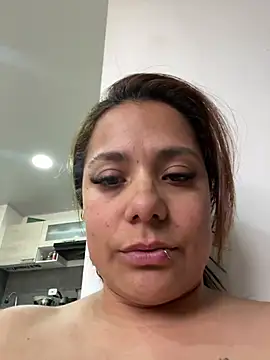 Pretty__Milf webcam