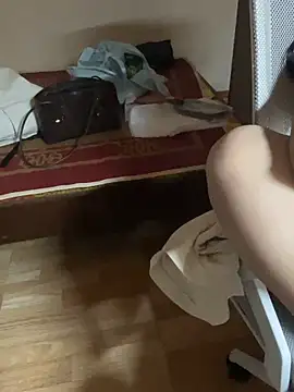Mina048 webcam