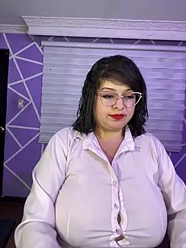 MiiaaJoness webcam