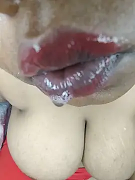 Curvy_Pooja webcam