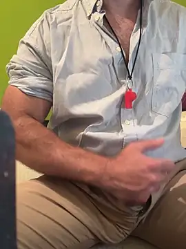 coach_85 (Ask my age) - CUM NOW