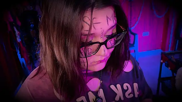 Laura_takint webcam