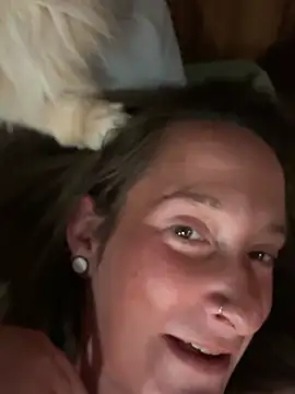 Mini_And_The_Bear webcam