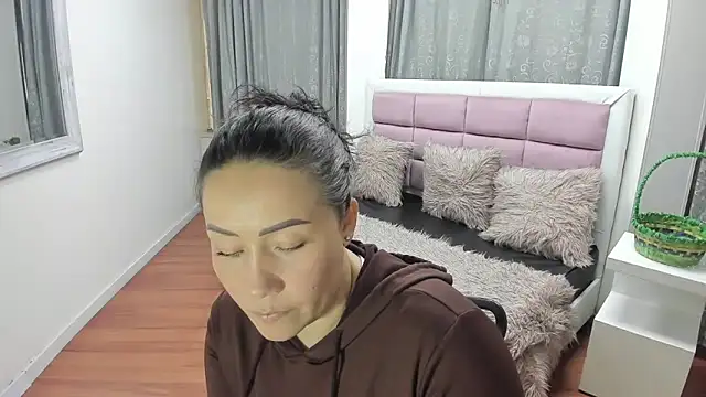 gaby_trent live cam on StripChat