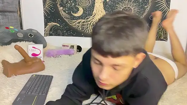Bldavioro45 - Male webcam sex chat