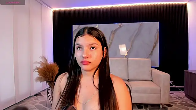 zoe_linss webcam