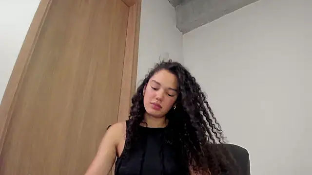 miarouseex - MiaRouseex's free webcam - UK Sex Cams