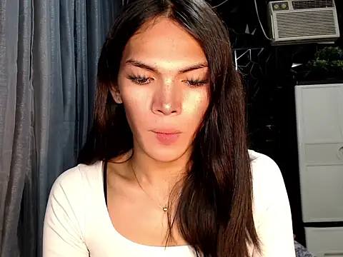 GORGEOUS_CARMEE webcam