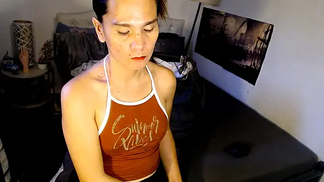 NinaDOM4CUM webcam
