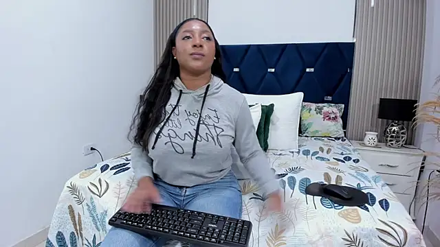 gabytyara2 - Gabytyara2's free webcam - UK Sex Cams