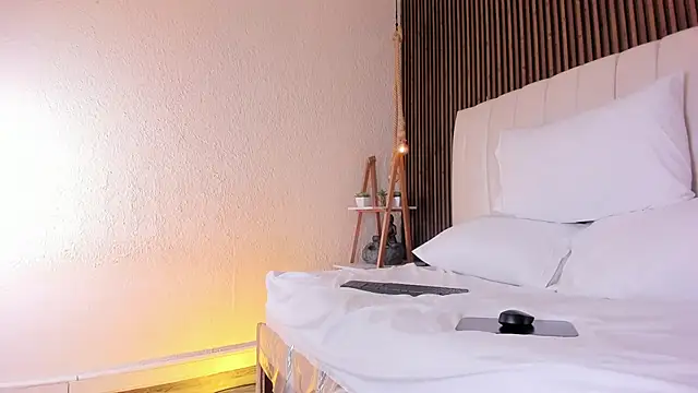 LucieMillerr webcam