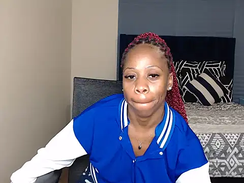 QUEENMANDYY webcam