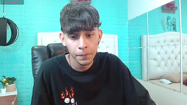 DraxBlade09 live cam on StripChat