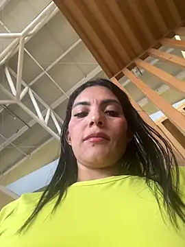 alisson__hot (F milf) - flash tits at the mall