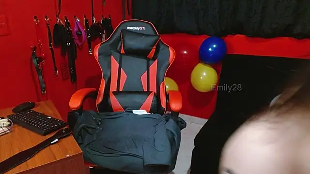 Emily_Slave28 webcam