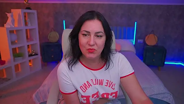 VelvetLuck webcam