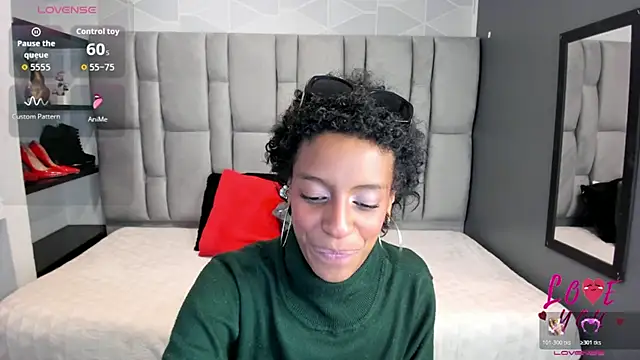 Zia_Green live cam on StripChat
