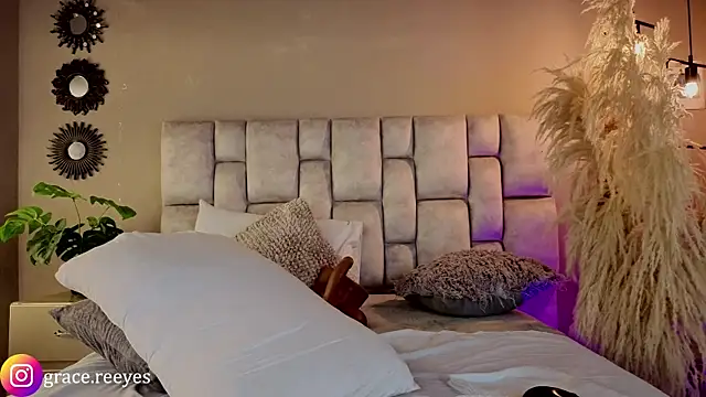Silvermistt live cam on StripChat