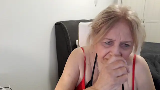 SusiLifeXXX webcam